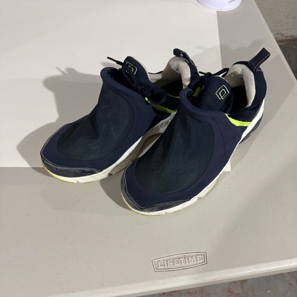 Presto Navy Blue  slip on tennis shoes size L - Picture 4 of 4